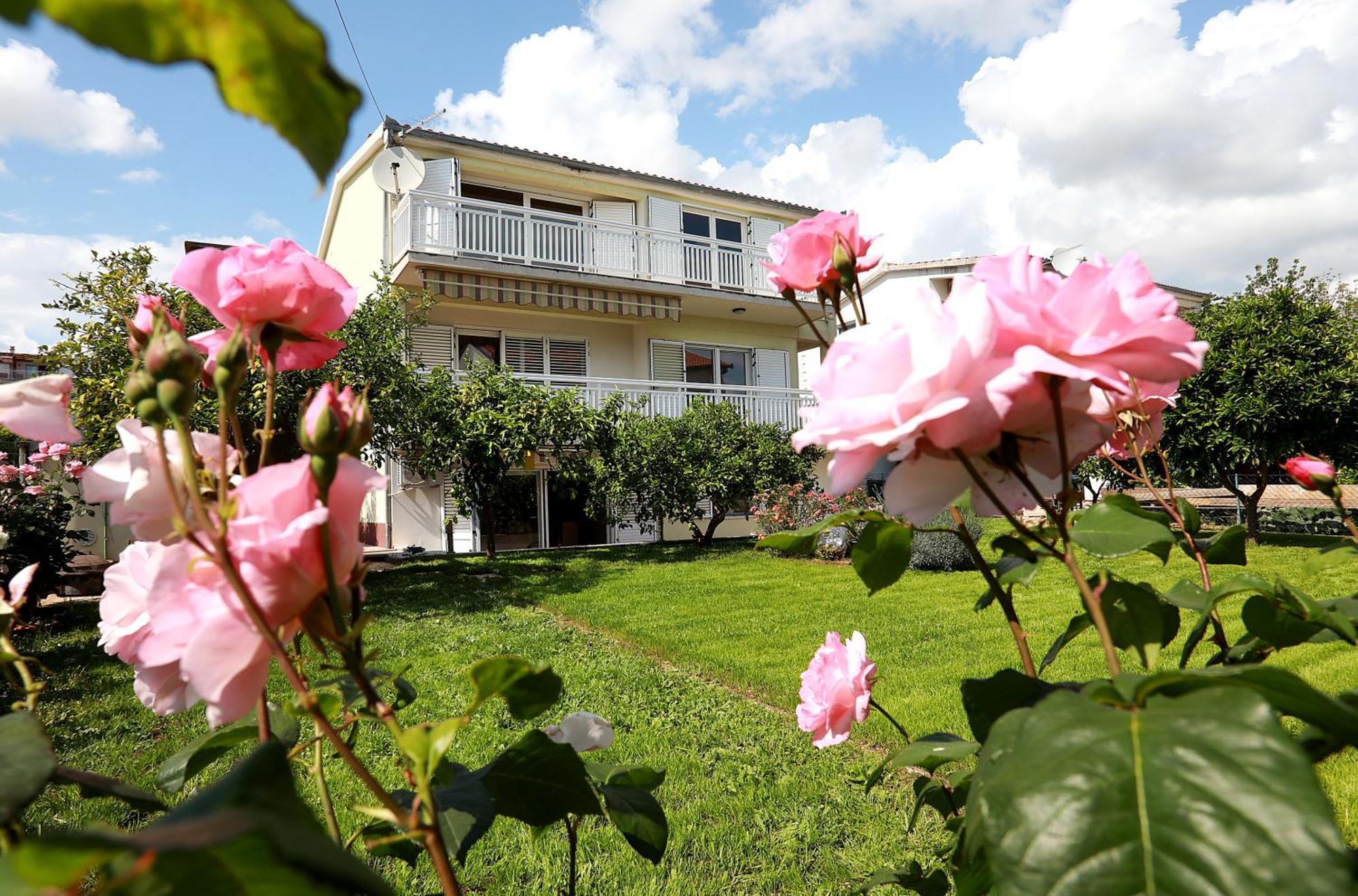 Nevistic Apartmani Trogir Exterior foto